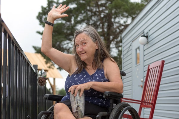 mobile-loaves-fishes-home-holidays-feeding-housing-homeless-bonnie