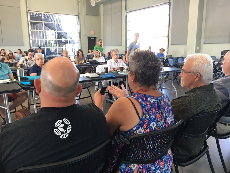 mobile-loaves-fishes-symposium-panel-starting-community Image